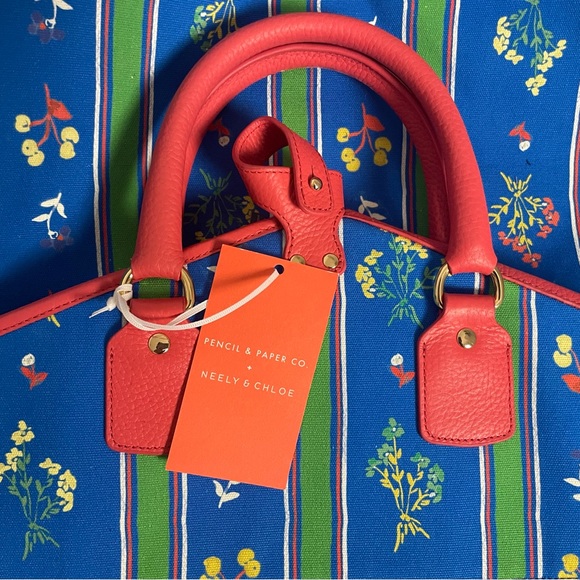 SOLD OUT EVERYWHERE! Garment Bag by Pencil & Paper Co. x Neely & Chloe - Picture 2 of 4